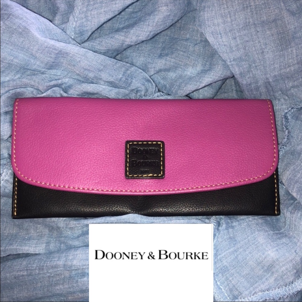 Dooney and bourke wallet/ bag/check book/clutch